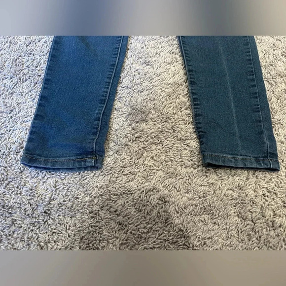 Forever 21 Dark Wash Skinny Jeans Classic Stretch Denim Size 26 - Picture 4 of 8